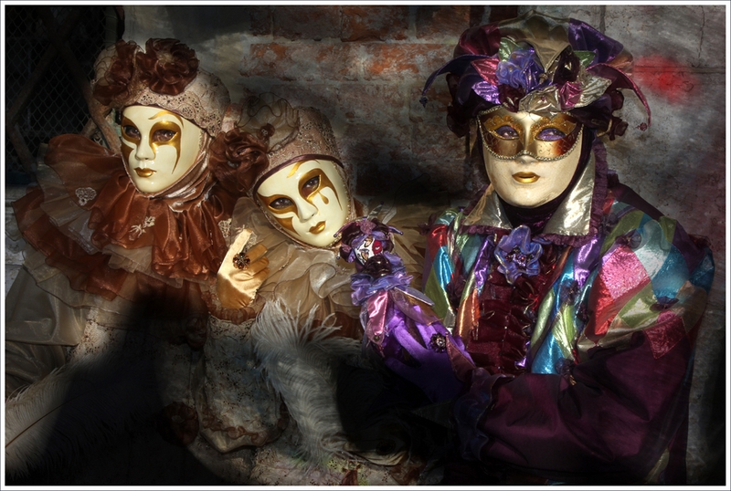 82 - MASKS - WHITBY JOHN - united kingdom.jpg